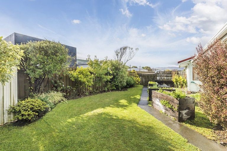 Photo of property in 4/63 Main Road, Titahi Bay, Porirua, 5022