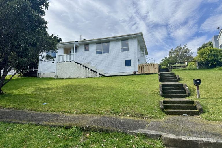 Photo of property in 11 Taupiri Crescent, Titahi Bay, Porirua, 5022