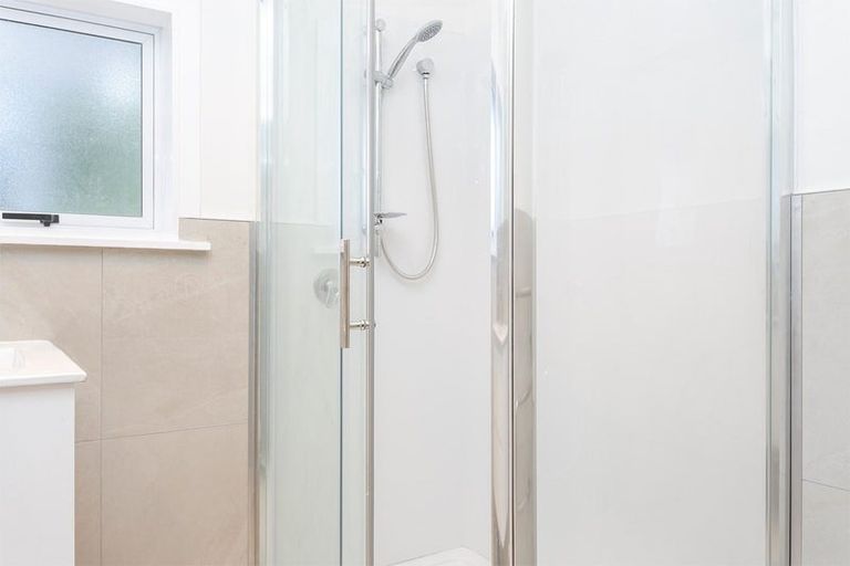 Photo of property in 147 Lancaster Road, Beach Haven, Auckland, 0626