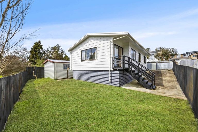 Photo of property in 2/10 Ennis Avenue, Pakuranga Heights, Auckland, 2010