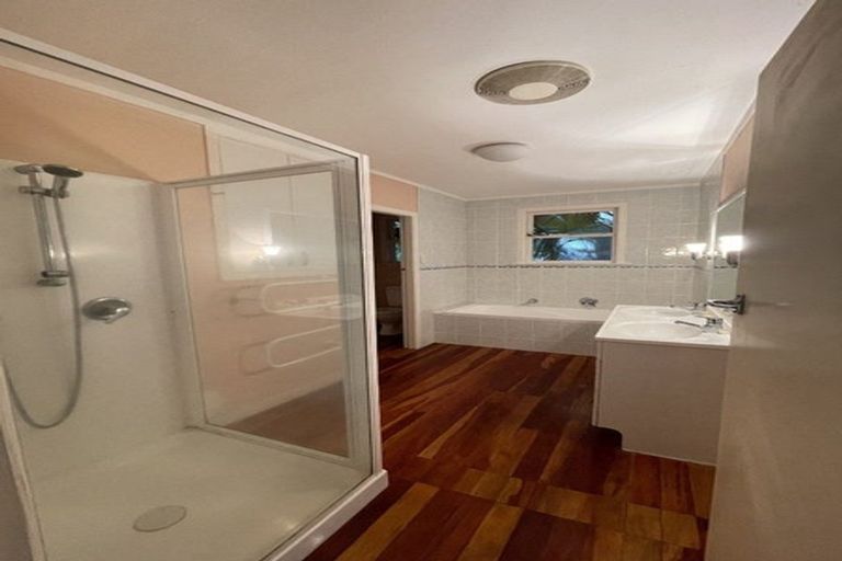 Photo of property in 18 Triangle Road, Massey, Auckland, 0614