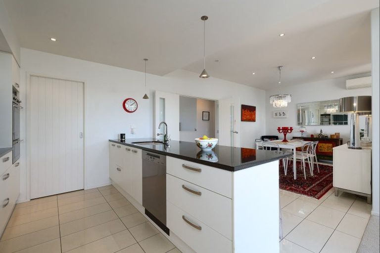Photo of property in 1 Crown Terrace, Britannia Heights, Nelson, 7010