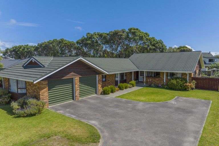 Photo of property in 141 Belvedere Avenue, Waikanae, 5036