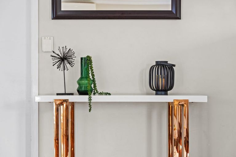 Photo of property in 1/5 Compton Street, Hillcrest, Auckland, 0627