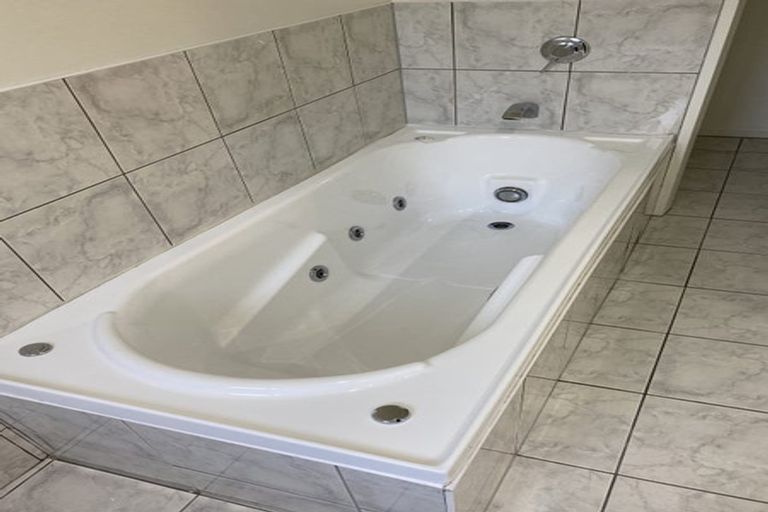 Photo of property in 84 Cypress Drive, Maungaraki, Lower Hutt, 5010