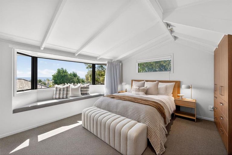 Photo of property in 2/10 Sylvan Park Avenue, Milford, Auckland, 0620