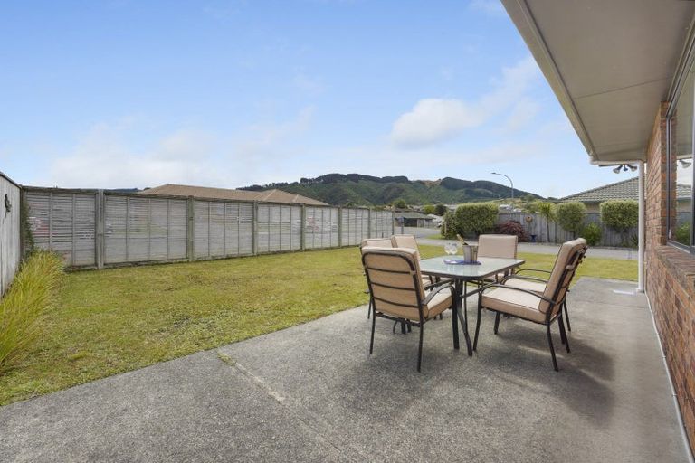 Photo of property in 19 Percy Kinsman Crescent, Riverstone Terraces, Upper Hutt, 5018