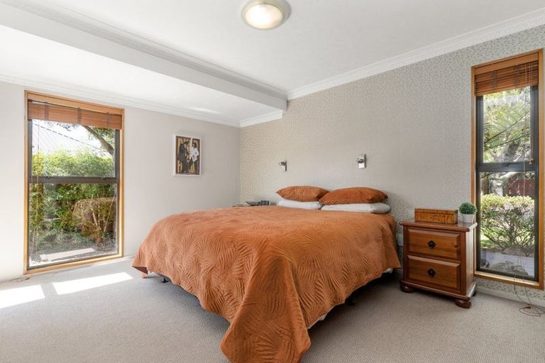 Photo of property in 75 Apsley Drive, Avonhead, Christchurch, 8042