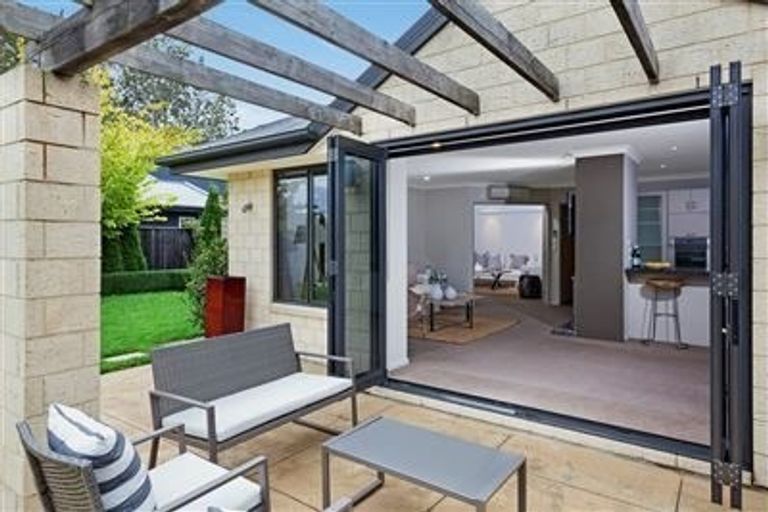 Photo of property in 19 Hemingway Place, Spencerville, Christchurch, 8083