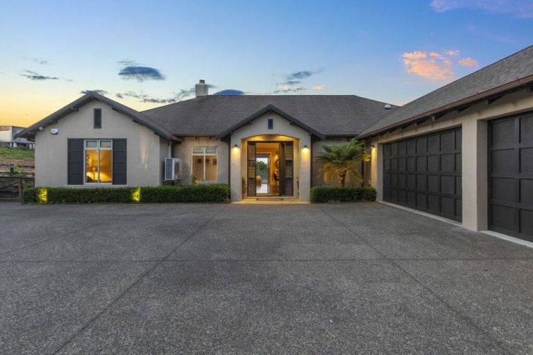 Photo of property in 572 Ormiston Road, Flat Bush, Manurewa, 2576