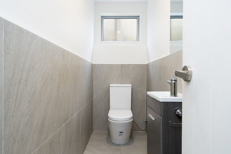 Photo of property in 25 View Road, Henderson, Auckland, 0612