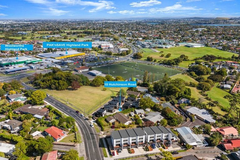 Photo of property in 8/10 Hutchinsons Road, Bucklands Beach, Auckland, 2014