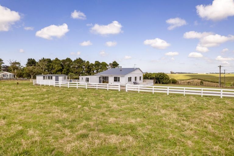 Photo of property in 370 Boylan Road, Te Roti, Hawera, 4673