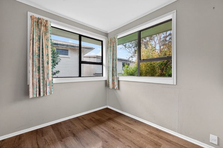 Photo of property in 37 Bruce Road, Glenfield, Auckland, 0629
