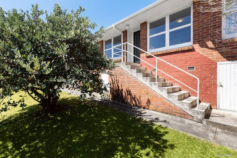 Photo of property in 3/53 Merani Street, Belmont, Auckland, 0622