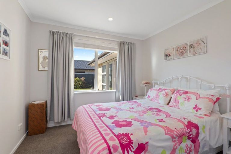 Photo of property in 12 Killarney Avenue, Halswell, Christchurch, 8025