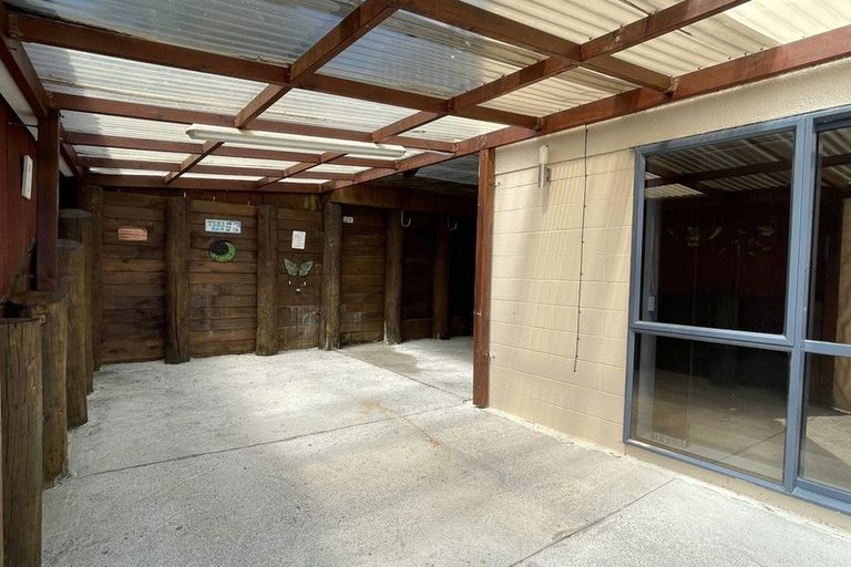 Photo of property in 2/12 Lowburn Place, Clover Park, Auckland, 2019