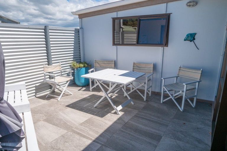 Photo of property in 39 Seaview Road, Cable Bay, 0420