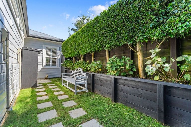 Photo of property in 21 St Aubyn Street, Devonport, Auckland, 0624