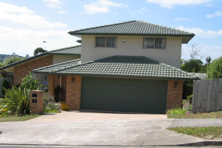 Photo of property in 4 Greenleaf Way, Northcross, Auckland, 0630