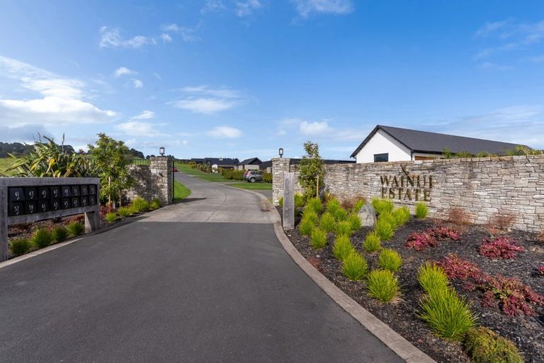 Photo of property in 53 Grayson Road, Wainui, 0992