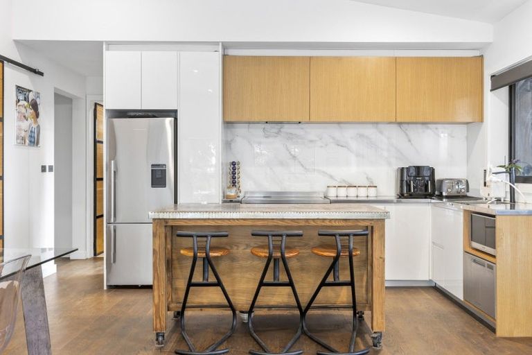 Photo of property in 1/347 Racecourse Road, Cambridge, 3493