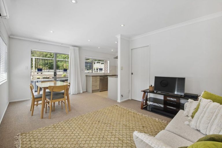 Photo of property in 232 Schnapper Rock Road, Schnapper Rock, Auckland, 0632