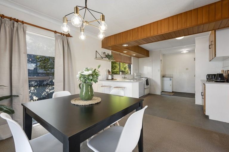 Photo of property in 23 Cheltenham Terrace, Newlands, Wellington, 6037