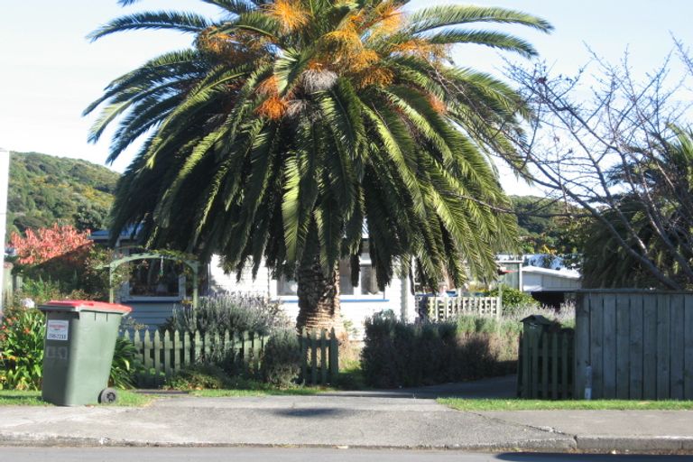 Photo of property in 126 Ruapehu Street, Paraparaumu, 5032