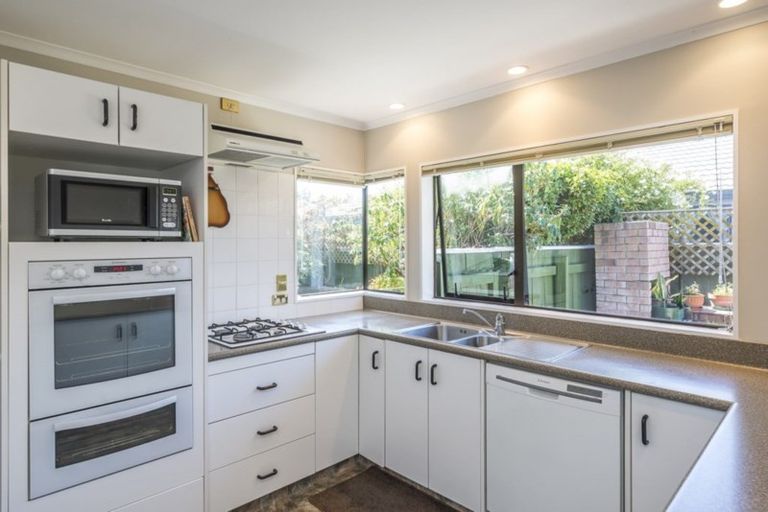 Photo of property in 42 Cedar Drive, Paraparaumu Beach, Paraparaumu, 5032