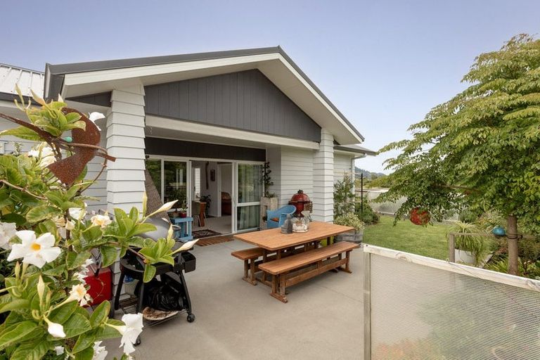 Photo of property in 2 Karanema Place, Coastlands, Whakatane, 3120