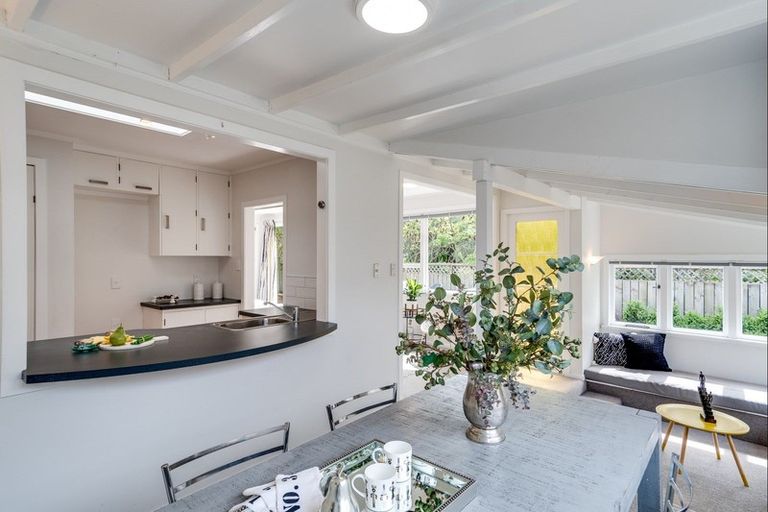 Photo of property in 12 Von Dadelszen Place, Havelock North, 4130