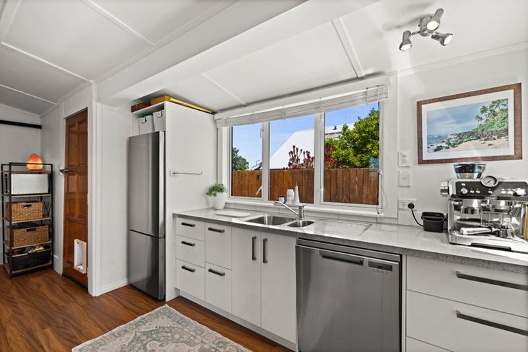 Photo of property in 92 Auckland Road, Greenmeadows, Napier, 4112