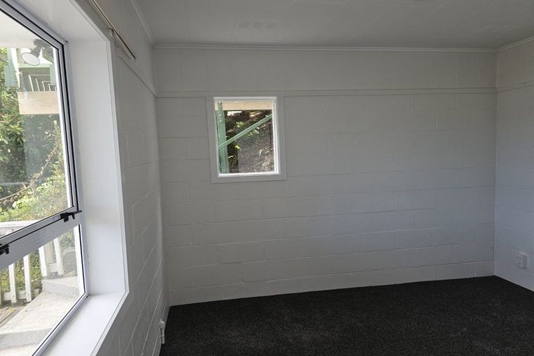 Photo of property in 54 Mana View Road, Paremata, Porirua, 5026