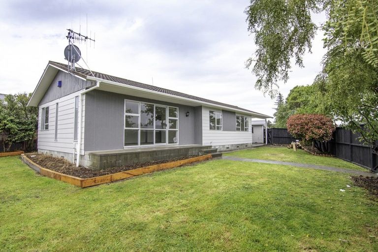 Photo of property in 33 Rhodes Drive, Kelvin Grove, Palmerston North, 4414