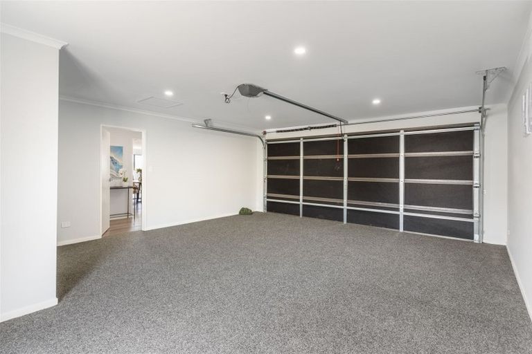 Photo of property in 18a Orams Road, Hillpark, Auckland, 2102