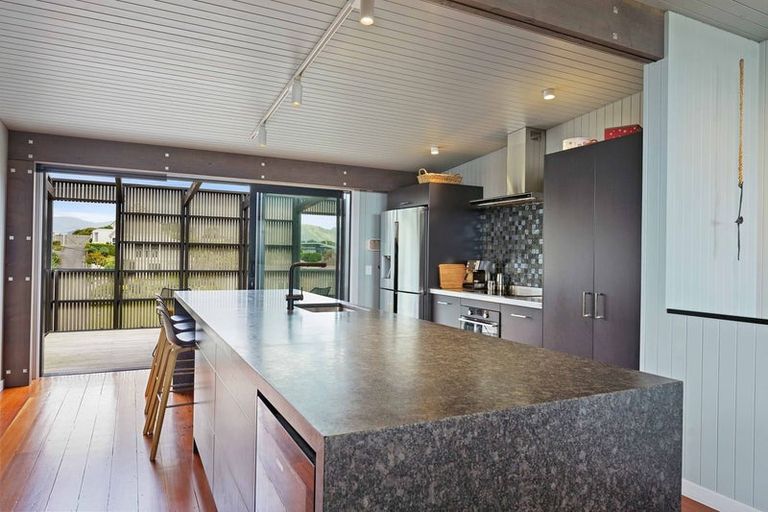 Photo of property in 7 Tutere Street, Waikanae Beach, Waikanae, 5036