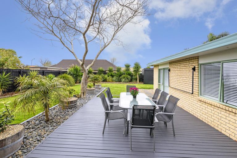 Photo of property in 62 Tington Avenue, Wattle Downs, Auckland, 2103