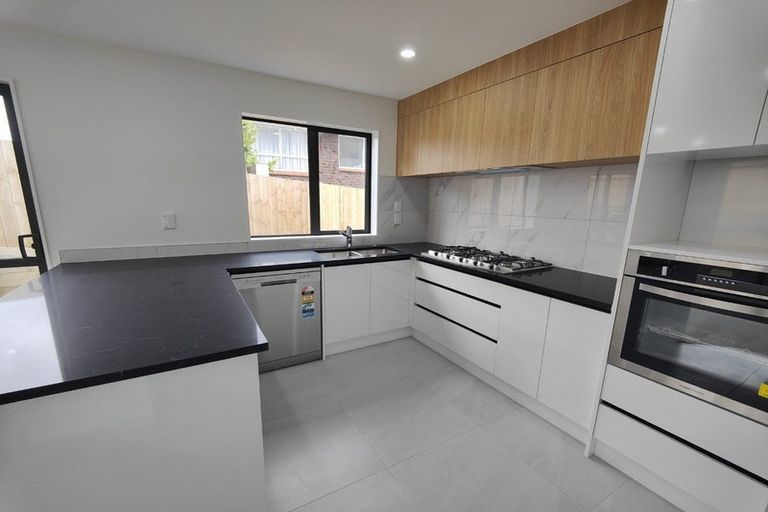 Photo of property in 91d Glenmore Road, Sunnyhills, Auckland, 2010