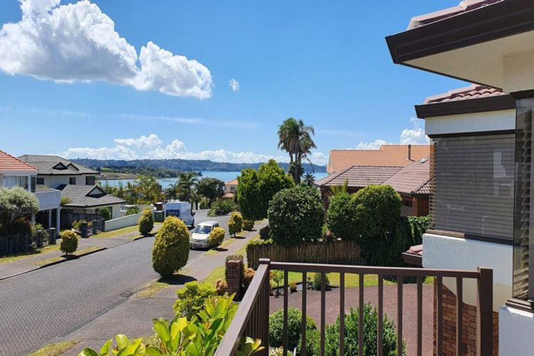 Photo of property in 17 Ferntree Terrace, West Harbour, Auckland, 0618