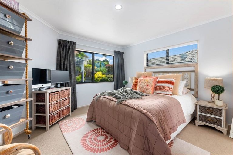 Photo of property in 17 Great Road West, Matipo Heights, Rotorua, 3015