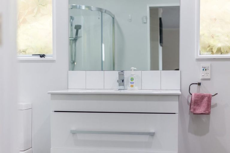 Photo of property in 3/7 Venus Place, Whitby, Porirua, 5024