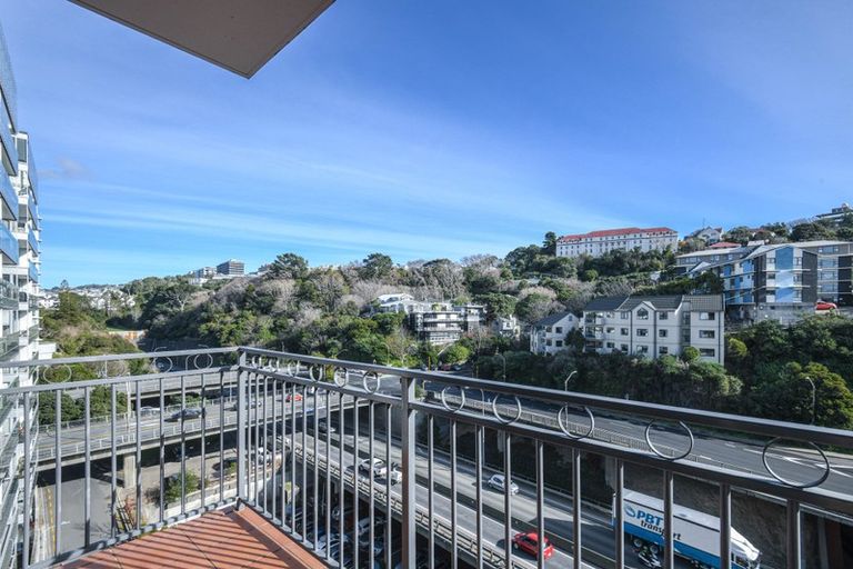 Photo of property in Atrium Towers, 8j/154 The Terrace, Wellington Central, Wellington, 6011