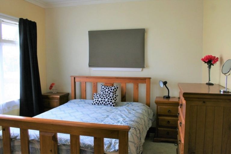 Photo of property in 6 Carlisle Street, Levin, 5510