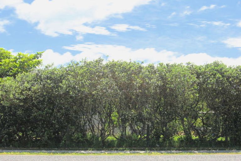 Photo of property in 15 Main Road, Tolaga Bay, 4077