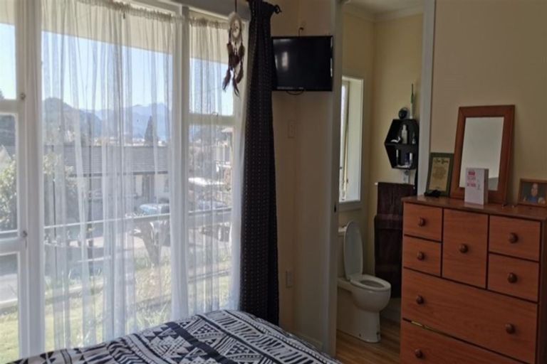 Photo of property in 36 South Terrace, Picton, 7220