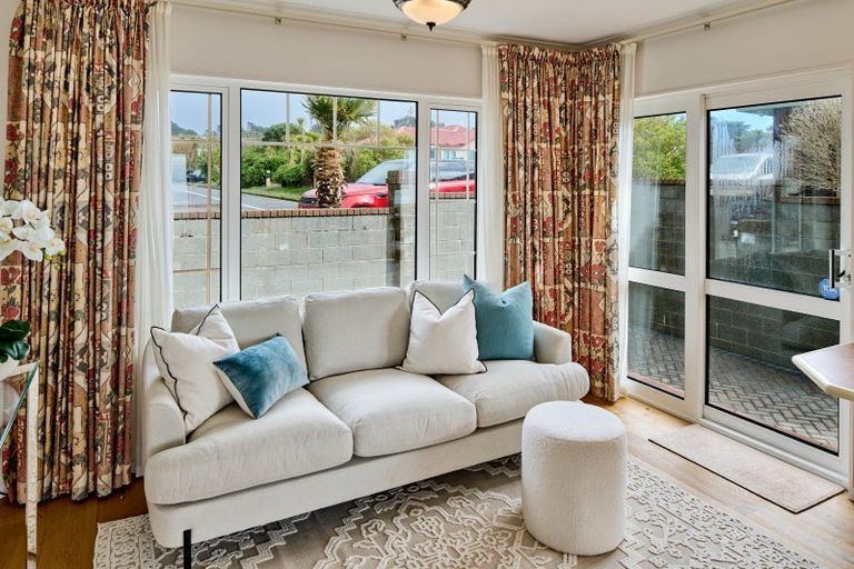 Photo of property in 79 Ashton Fitchett Drive, Brooklyn, Wellington, 6021