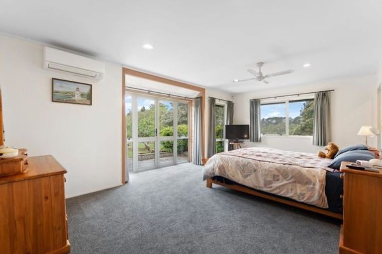 Photo of property in 40 Foster Road, Kumeu, 0891