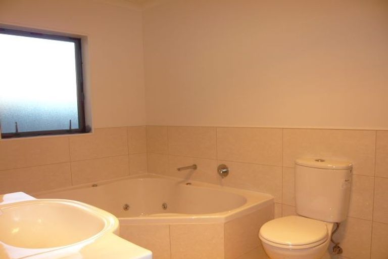 Photo of property in 16 Wessex Place, Rototuna North, Hamilton, 3210