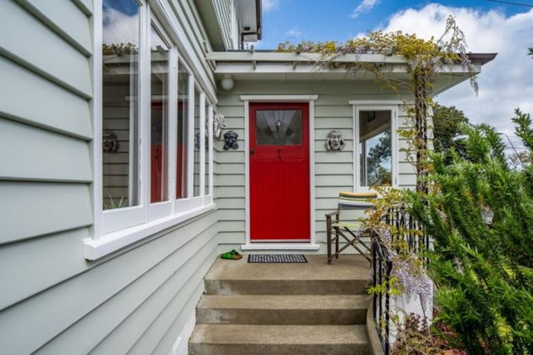 Photo of property in 325b Muritai Road, Eastbourne, Lower Hutt, 5013